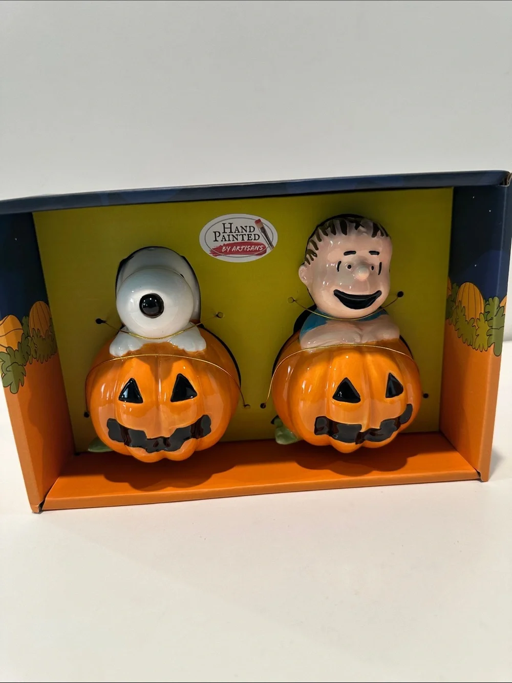 Peanuts It’s a Charlie Brown Hand Painted Ceramic Salt & Pepper Shakers.